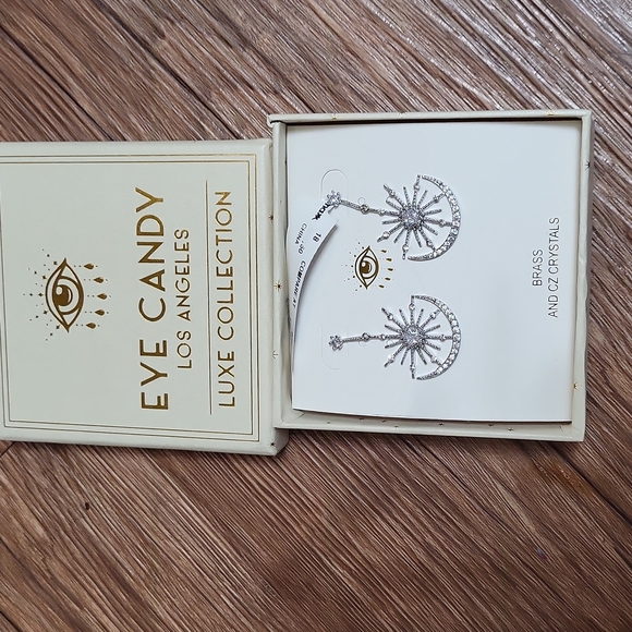 Eye Candy Los Angeles Luxe Collection Crystal Art Deco Drop Earrings - Picture 4 of 7